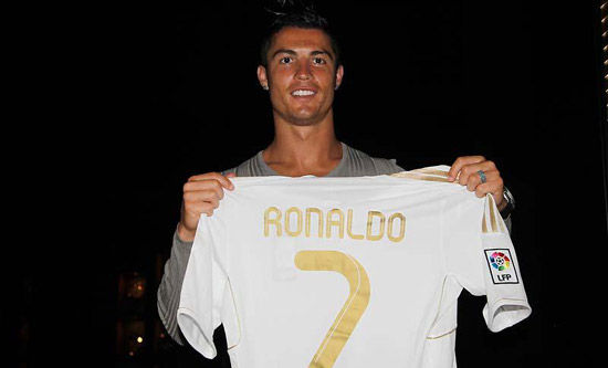 剑南春丨拜仁3-1逆转圣保利，迪亚斯传射，格雷罗、雅克松建功（剑南春丨拜仁3-1翻盘圣保利：迪亚斯一传一射，格雷罗与雅克松破门）