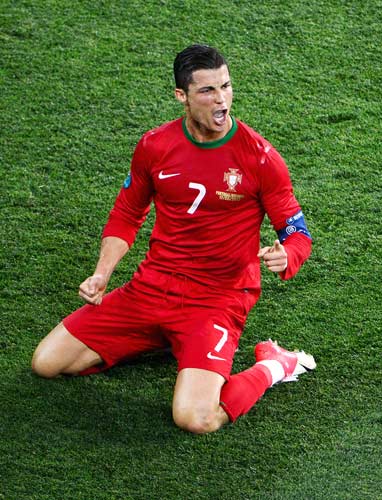 张耀坤：年轻人想踢上中超不易；现在的青训太功利忽略基本功（张耀坤直言：年轻人难踢中超，功利青训忽略基本功）