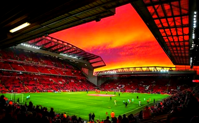 TK谈心中最佳阵容：梅罗入选、魔笛、齐达内、大罗、小罗在列（TK心目最佳阵容揭晓：梅罗上榜，魔笛、齐达内、大罗、小罗悉数在列）