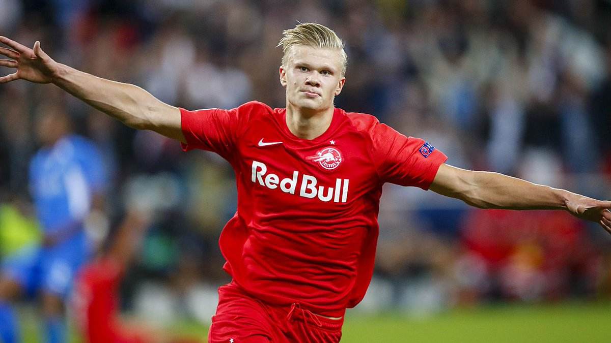 上海女排全锦赛夺冠 山东女排遗憾失利（上海女排捧得全锦赛冠军 山东女排抱憾落败）