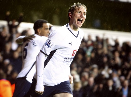 巴萨球员幸福满满，拉菲尼亚、3C、莱万与家人温馨相聚（巴萨众将其乐融融：拉菲尼亚、3C、莱万携家人温馨团聚）