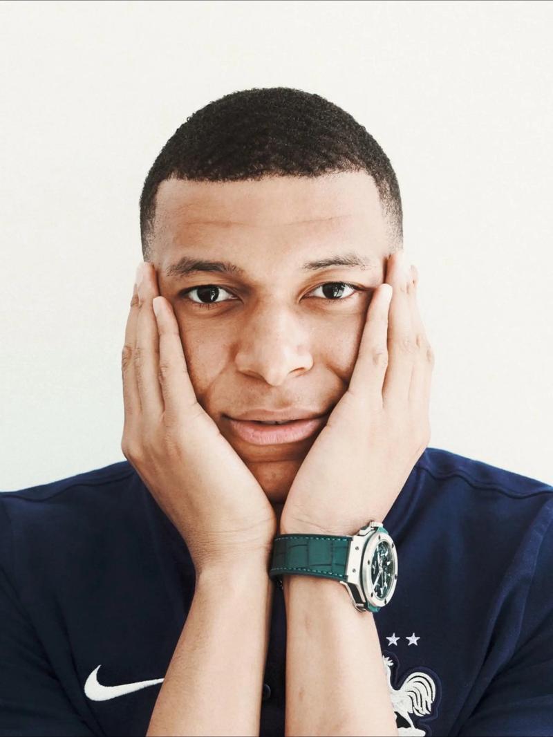 孔蒂：球员承担责任展现了成长，此刻我们不怕任何事物任何人（孔蒂：球员敢担责体现成长，当下我们不惧任何挑战与对手）