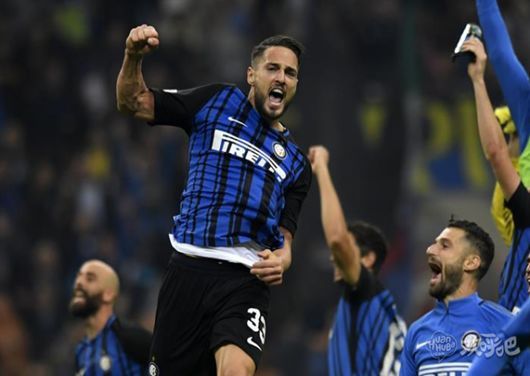 官方：明夏世界杯上下半场中段有强制补水时间，每次3分钟（官方宣布：明夏世界杯每半场中段设3分钟强制补水暂停）