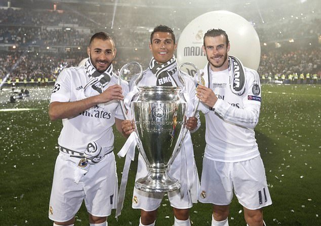 动漫展示欧冠新一轮第一比赛日的结果：（以动漫形式呈现欧冠新一轮首个比赛日赛果）