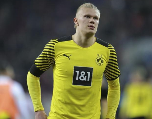 经纪人：埃切韦里可能去赫罗纳或黄潜；曼城不同意他回河床（经纪人：埃切韦里或加盟赫罗纳／比利亚雷亚尔，曼城不允其回归河床）