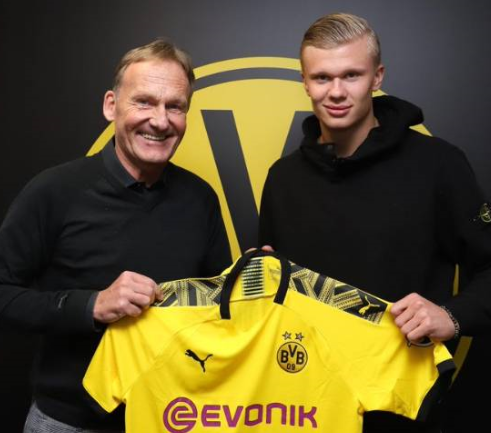 阿劳霍在家中举办了一次球队聚餐，佩德里、加维等人现身（阿劳霍家中组织球队聚餐，佩德里、加维等到场）