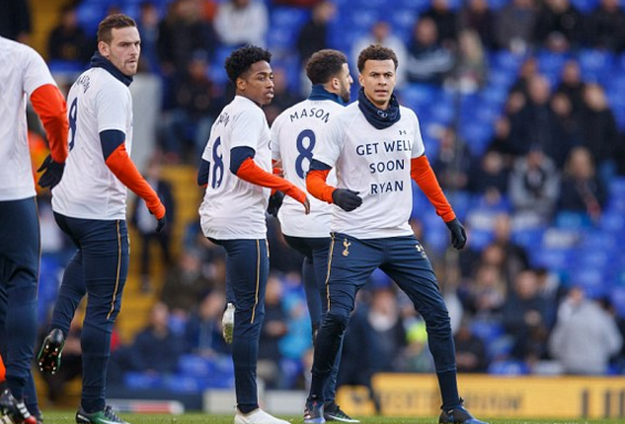 东体：海港计划1月中旬收队，俱乐部会评估合同到期球员（东体：海港队预计1月中旬集结，俱乐部将评估合同到期球员）