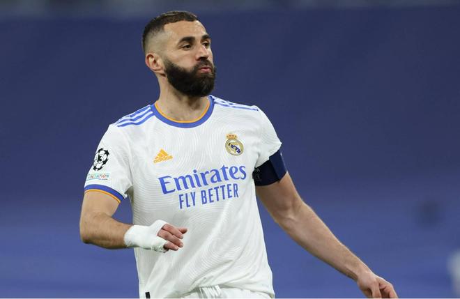 广东男篮在CBA杯赛中以94-80击败广州男篮，奎恩全场高效表现，贡献29分6篮板7助攻5抢断，助力球队取得首胜。（CBA杯：广东94-80力克广州，奎恩高效29分6板7助5断助队迎首胜）