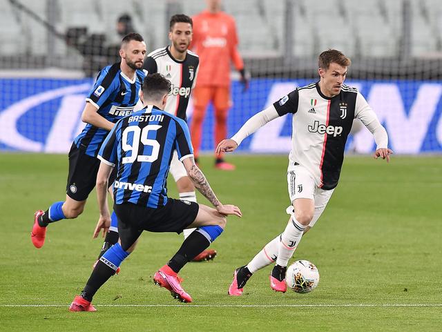 恩佐：蓝军是英超和欧冠有力竞争者；希望阿根廷能卫冕世界杯（恩佐：切尔西有实力冲击英超与欧冠，盼阿根廷卫冕世界杯）