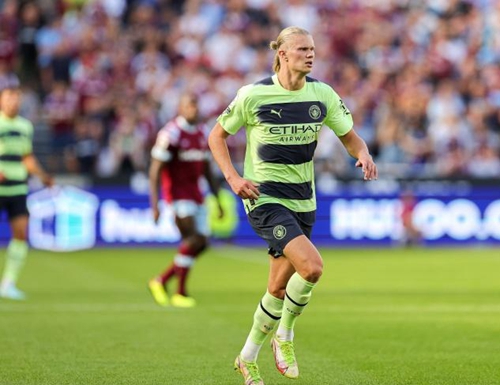 铜梁龙祝贺海港三连冠：你们展现了王者之师应有的底蕴与风范（铜梁龙贺海港三连冠：王者底蕴与风范尽显）